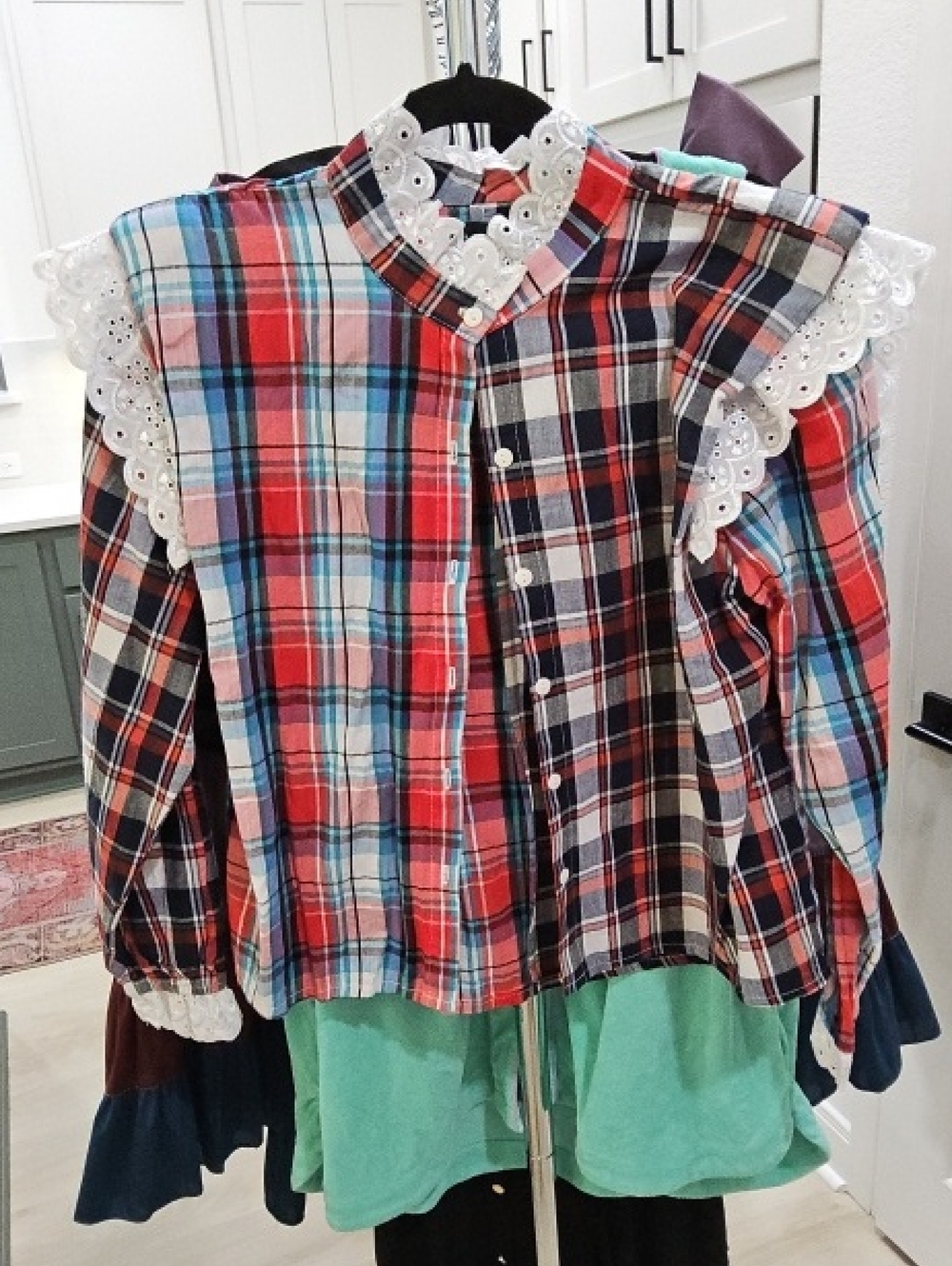 Plaid Eyelet-Trim1 Shirt - Red & Blue || Size medium